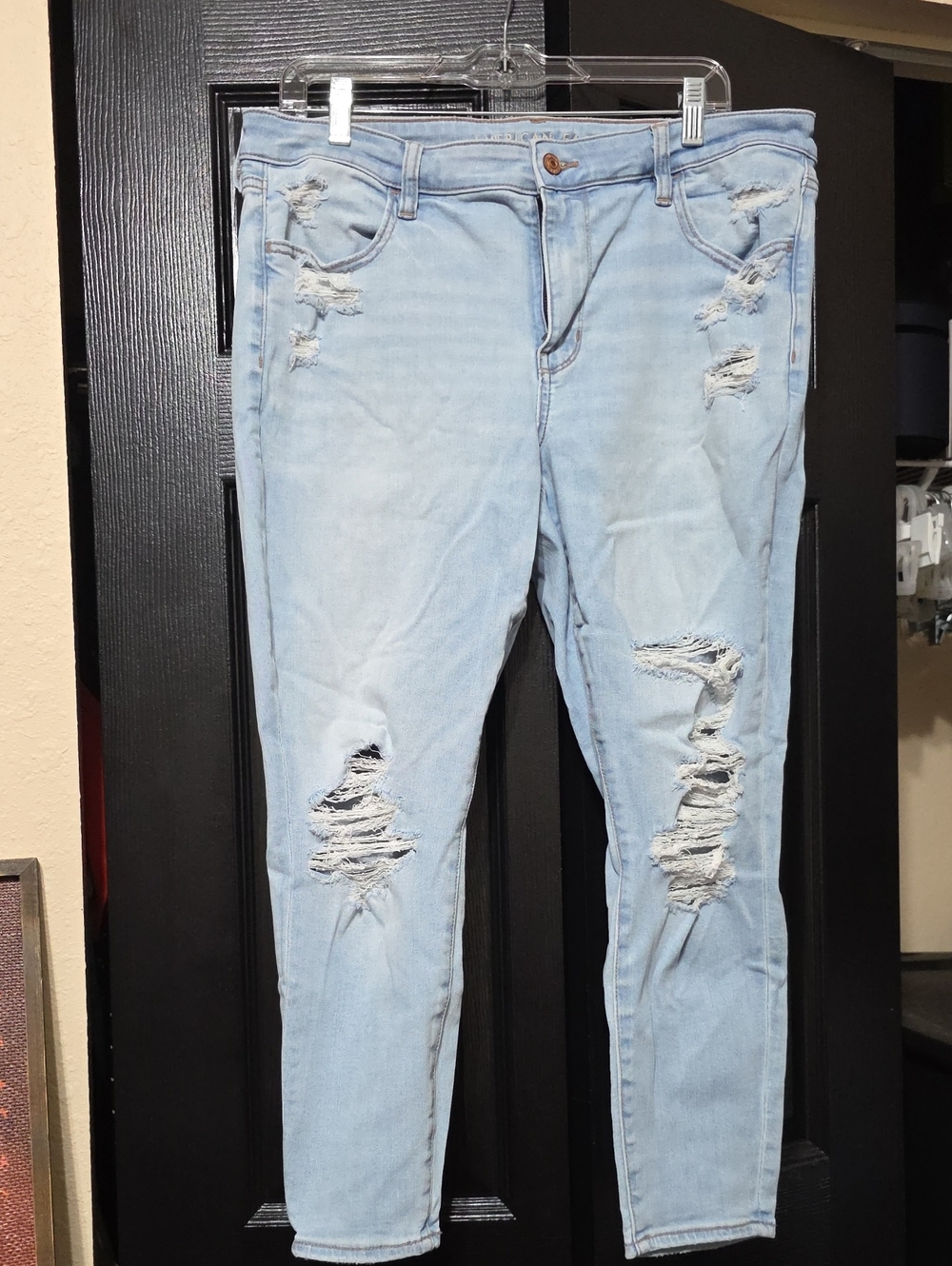 American Eagle Outfitters Light Blue Distressed Skinny Jeans